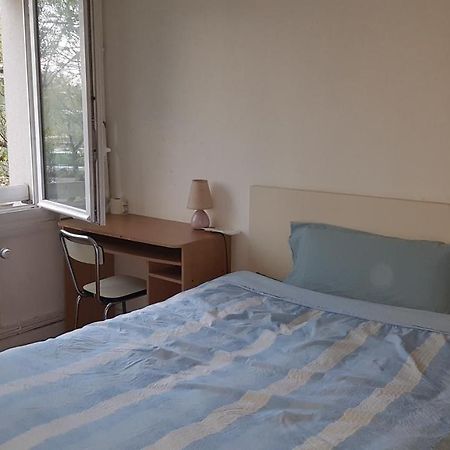 Une Chambre Privee Entre Paris Et Disneyland Нуази-ле-Гран Екстериор снимка